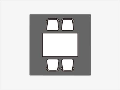 200×200cmのラグを敷いたダイニング